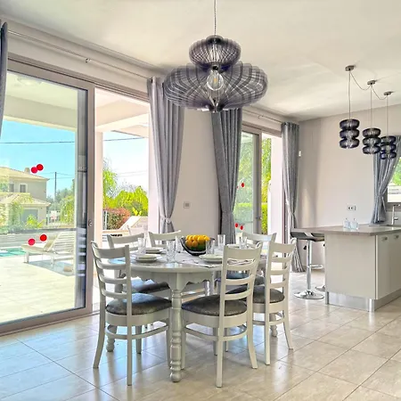 Effi Lourdata Villa *