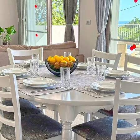 Effi Lourdata * لورداهاتا