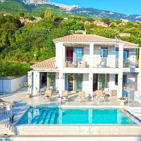 Effi Lourdata Vila Lourdata (Kefalonia)