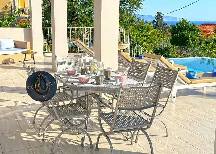 Effi Lourdata Villa Lourdata (Kefalonia)