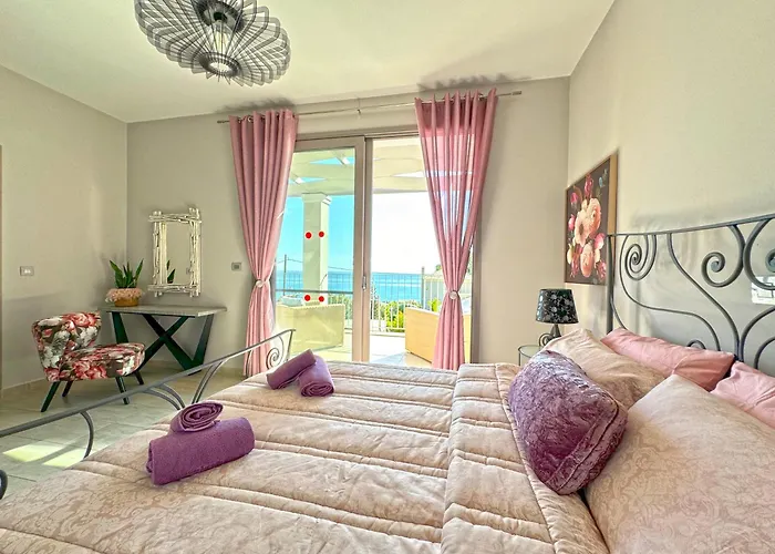 فيلة Effi Lourdata لورداهاتا