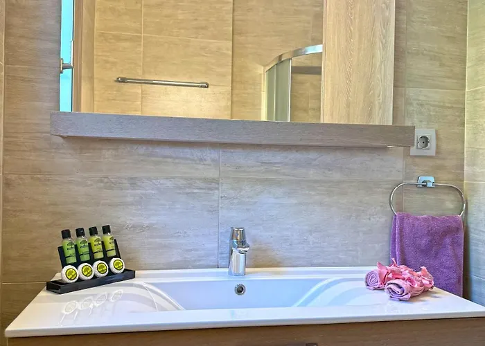 فيلة Effi Lourdata