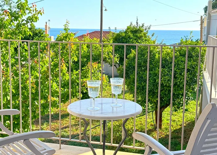 Effi Lourdata فيلة