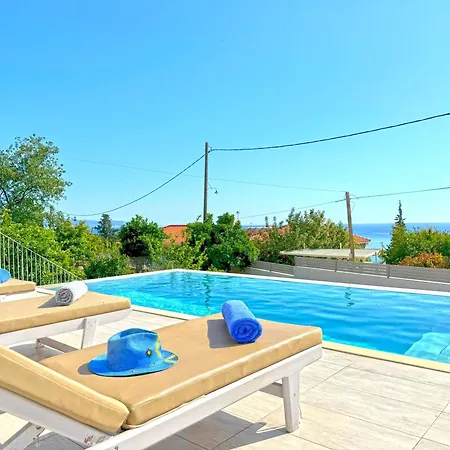 Effi Lourdata Вилла Лурдата