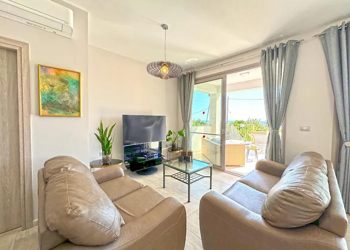 Effi Lourdata Villa *